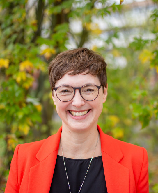 Portraitfoto Julia Faisst