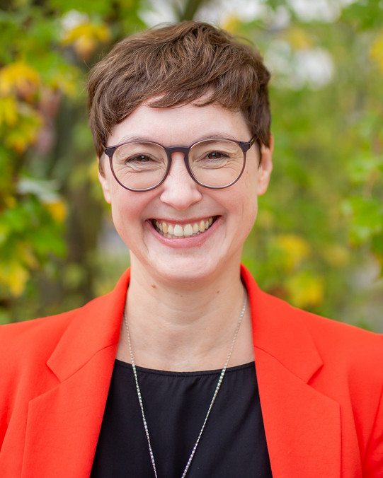 Portraitfoto Julia Faisst